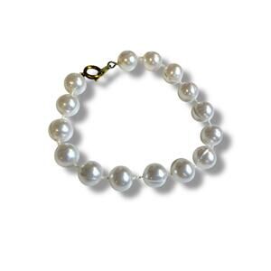 Small Faux Pearl White Bracelet Spring Clasp 6.25" Spring Clasp